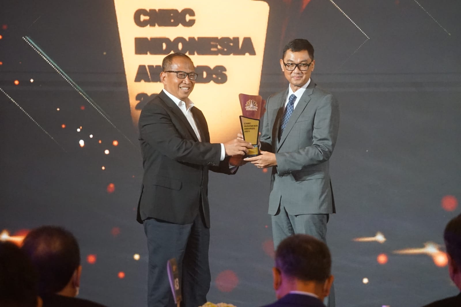 PLN Raih Penghargaan Dalam Ajang CNBC Indonesia Awards 2021