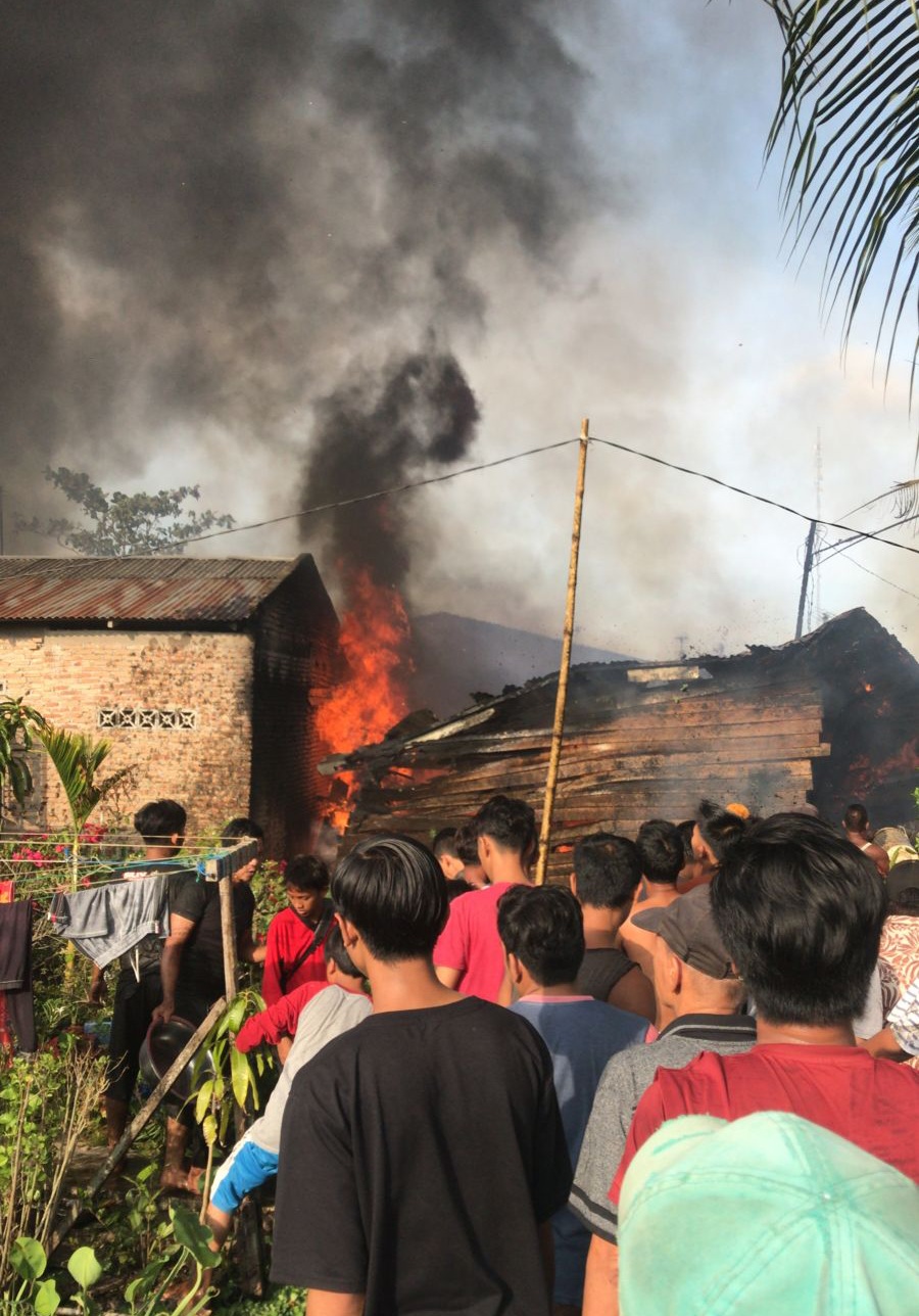 Kebakaran di Batu Bara 9 Rumah Ludes, Korban Menangis Histeris
