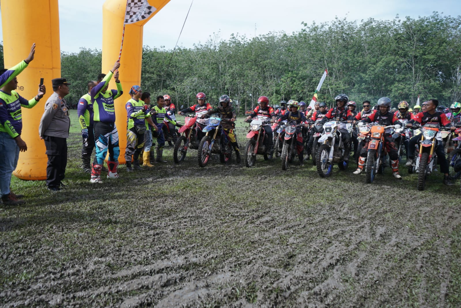 Wakil Bupati Asahan Lepas Peserta Trail Advanture