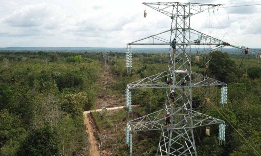 PLN Selesaikan SUTT 150 kV Antar Pulau di Sulawesi Dengan TKDN 84,75 Persen