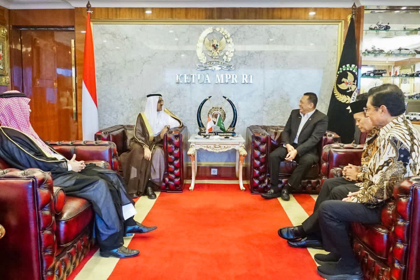 Terima Dubes Kerajaan Arab Saudi Untuk Indonesia, Ketua MPR RI Bamsoet Dorong Peningkatan Kerjasama Haji Indonesia-Arab Saudi