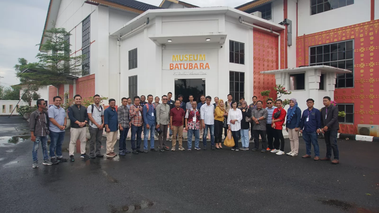 Rombongan PJS Bersama Tim Penguji UKW Berkunjung ke Museum PT Bukit Asam
