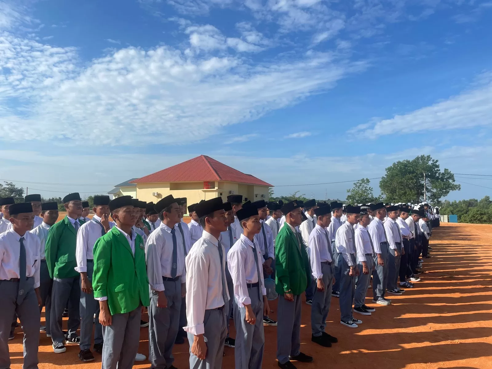 Police Go To School, Satlantas Polres Bintan Pembina Upacara Bendera di Sekolah