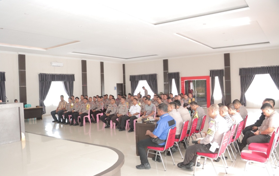 Kapolres Lingga Berikan Pembekalan Kepada Bhabinkamtibmas Selama Bulan Suci Ramadhan 1445H