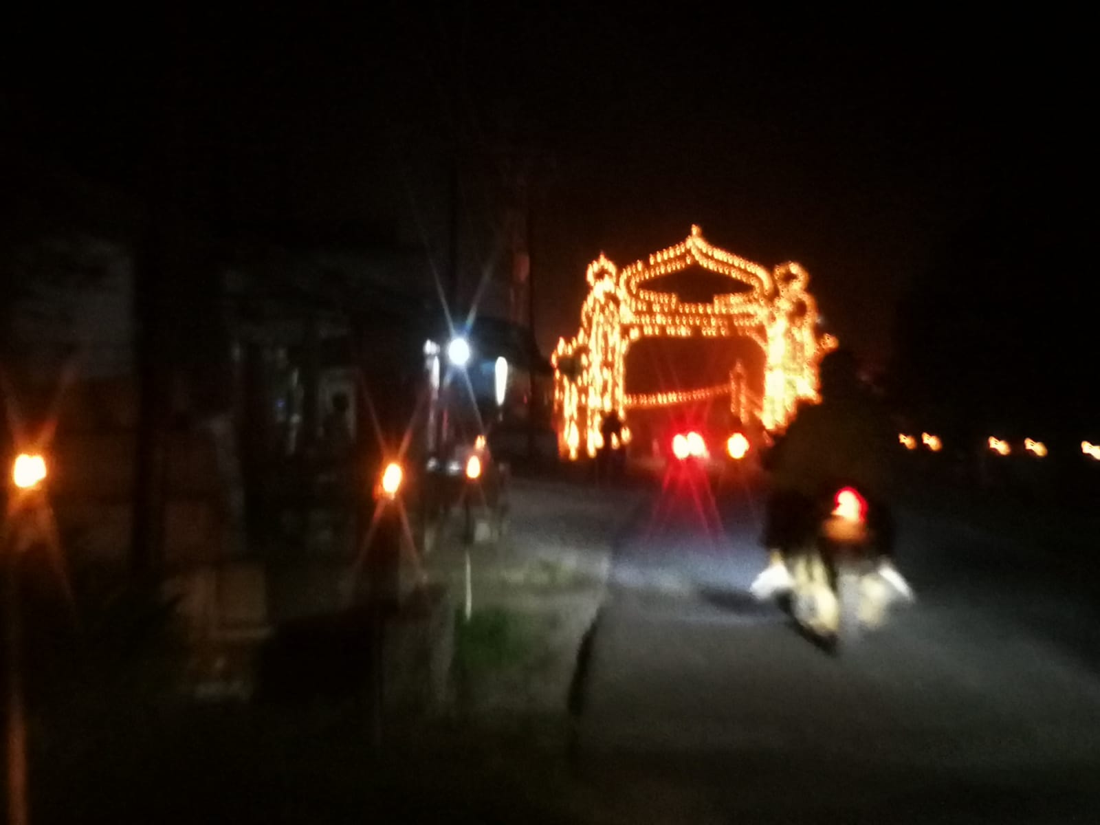Gerbang Lampu Colok Meriahkan Malam Likuran di Dabo Singkep