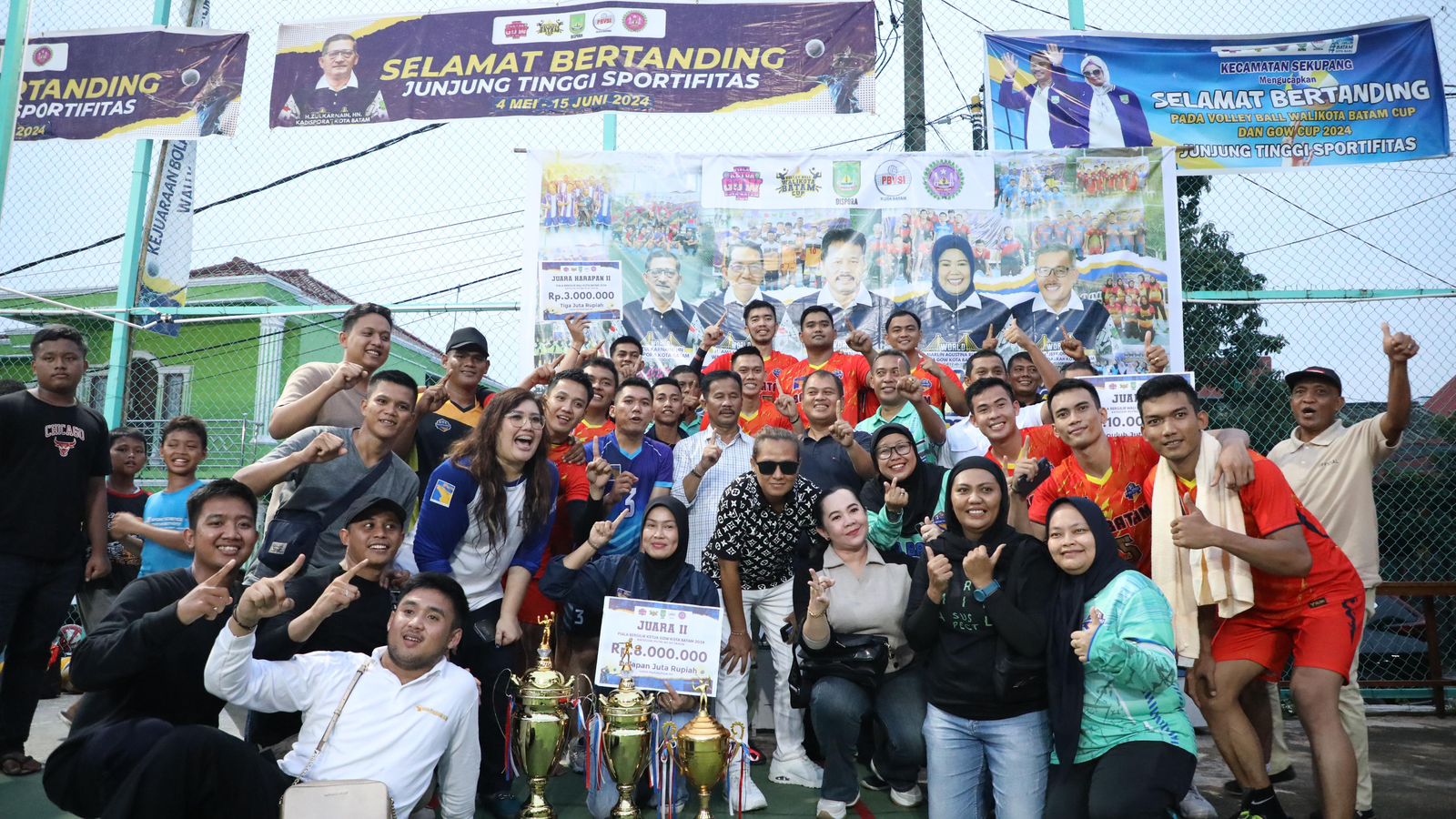 Raih Juara 1, BP Batam Bawa Pulang Piala Bergilir Kejuaraan Voli Walikota Batam 2024