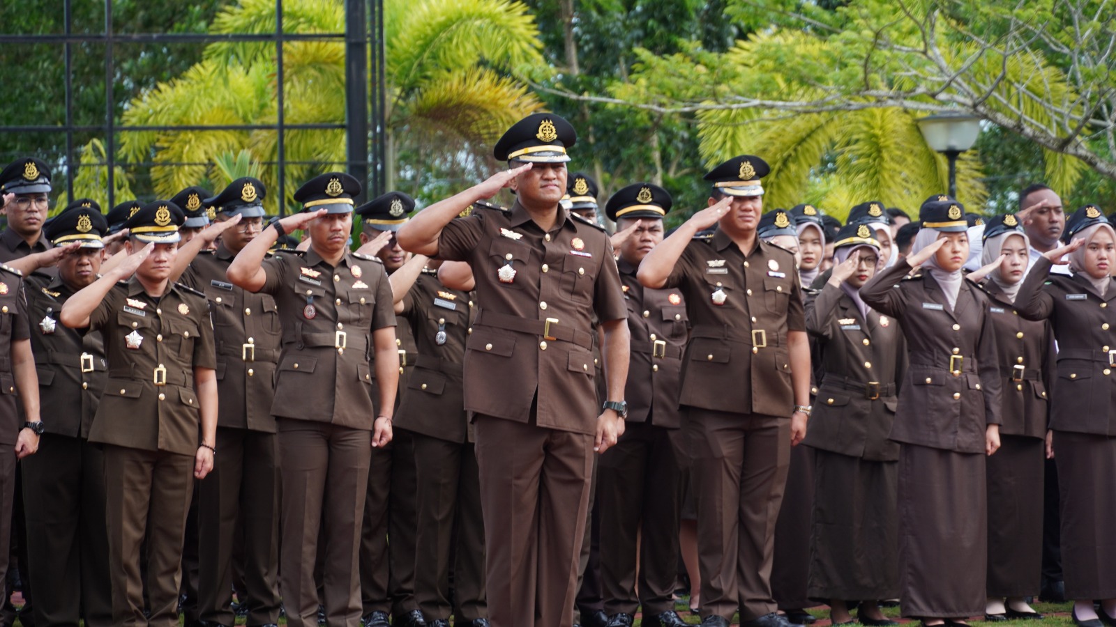 Pimpin Upacara Harlah Pancasila, Kajati Kepri Ajak Komponen Bangsa Membumikan Nilai-nilai Luhur Pancasila