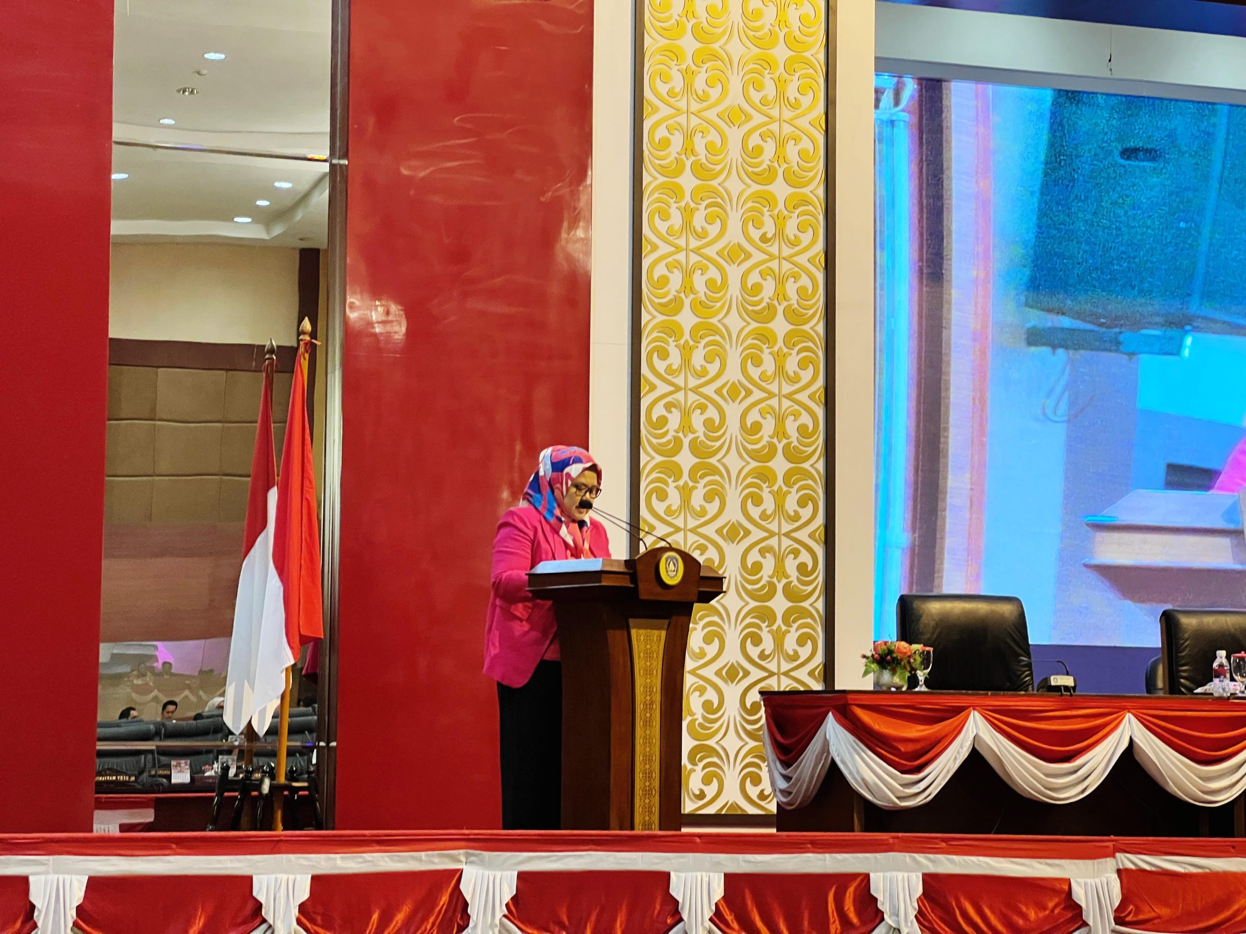 Wagub Kepri Hj. Marlin Agustina Sampaikan LPP APBD Provinsi Kepri TA 2023, Dosen Prodi Unri Berikan Pandagan