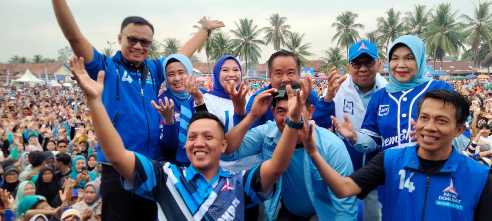 Ribuan Warga Padati Senam Gembira Meriahkan HUT ke-23 Partai Demokrat