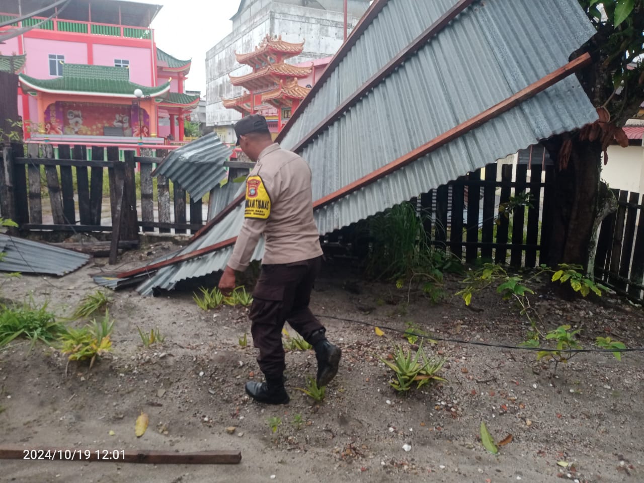 Angin Kencang Melanda Wilayah Dabo, Sejumlah Rumah Warga Rusak Parah