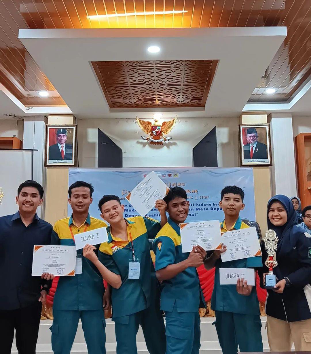 SMKN 1 Bukittinggi Borong Juara Kompetensi Siswa Jurusan Teknik Instalasi Penerangan Tingkat Provinsi