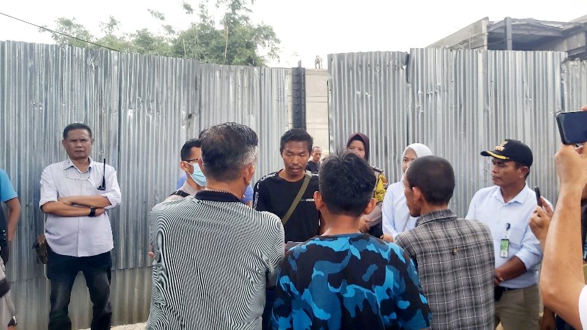 Warga Medan Helvetia Protes Bangunan Diduga Tanpa Izin PBG