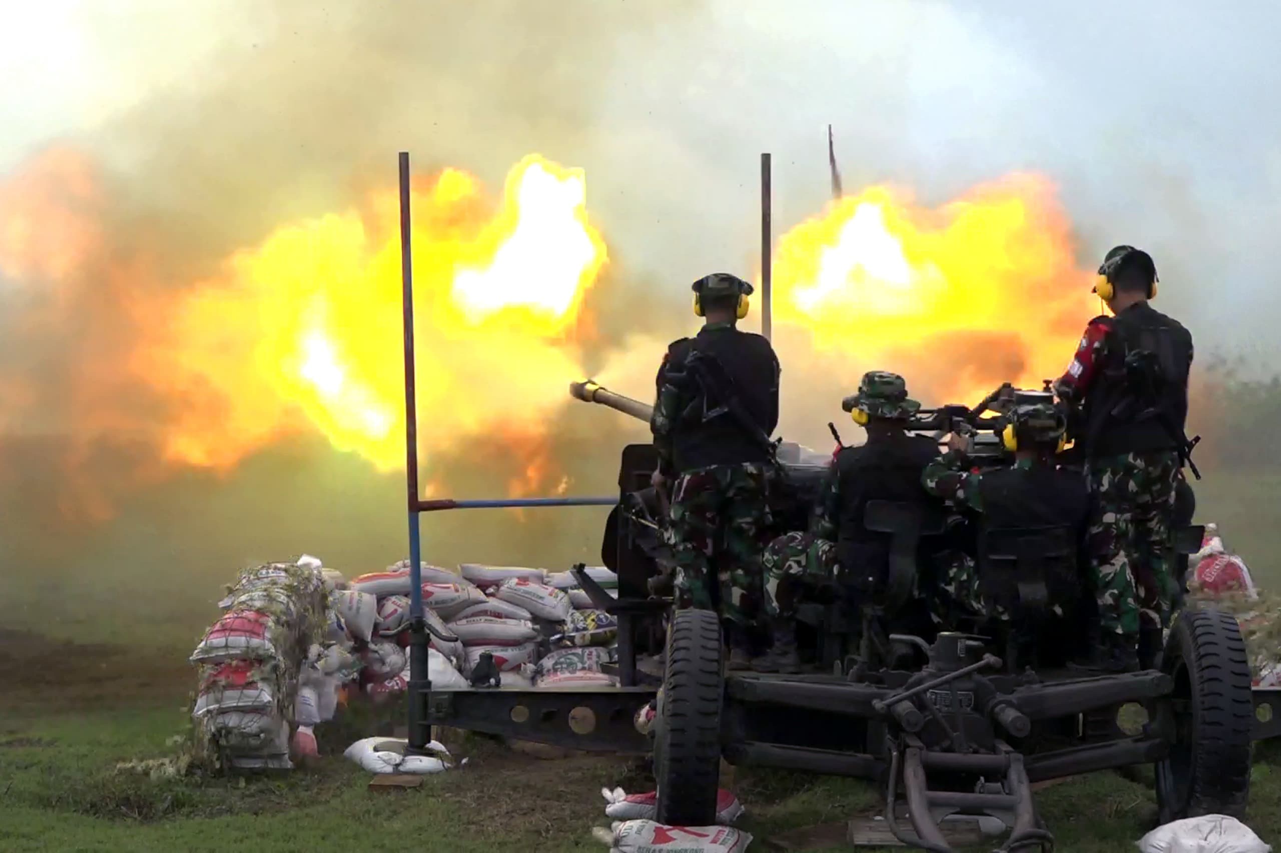 TNI AD Latihan Perang Senjata Berat Pemusnah Pesawat, Pangdam: Luar Biasa