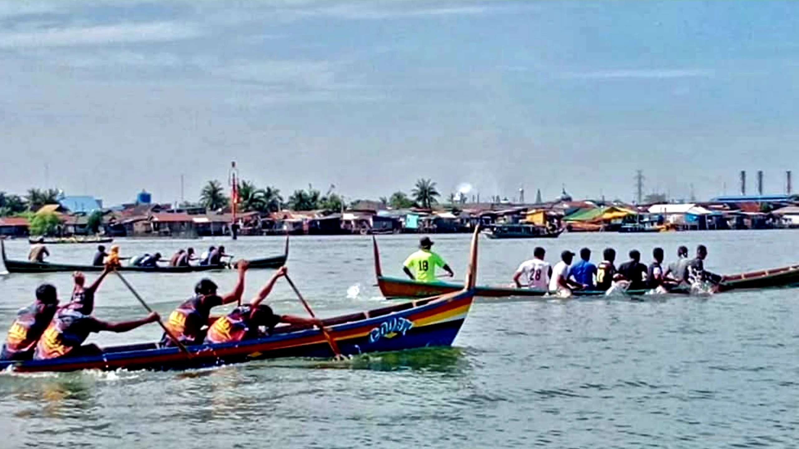 Pemko Medan Dukung Penuh Perlombaan Dayung Sampan Pesisir di Kampung Nelayan