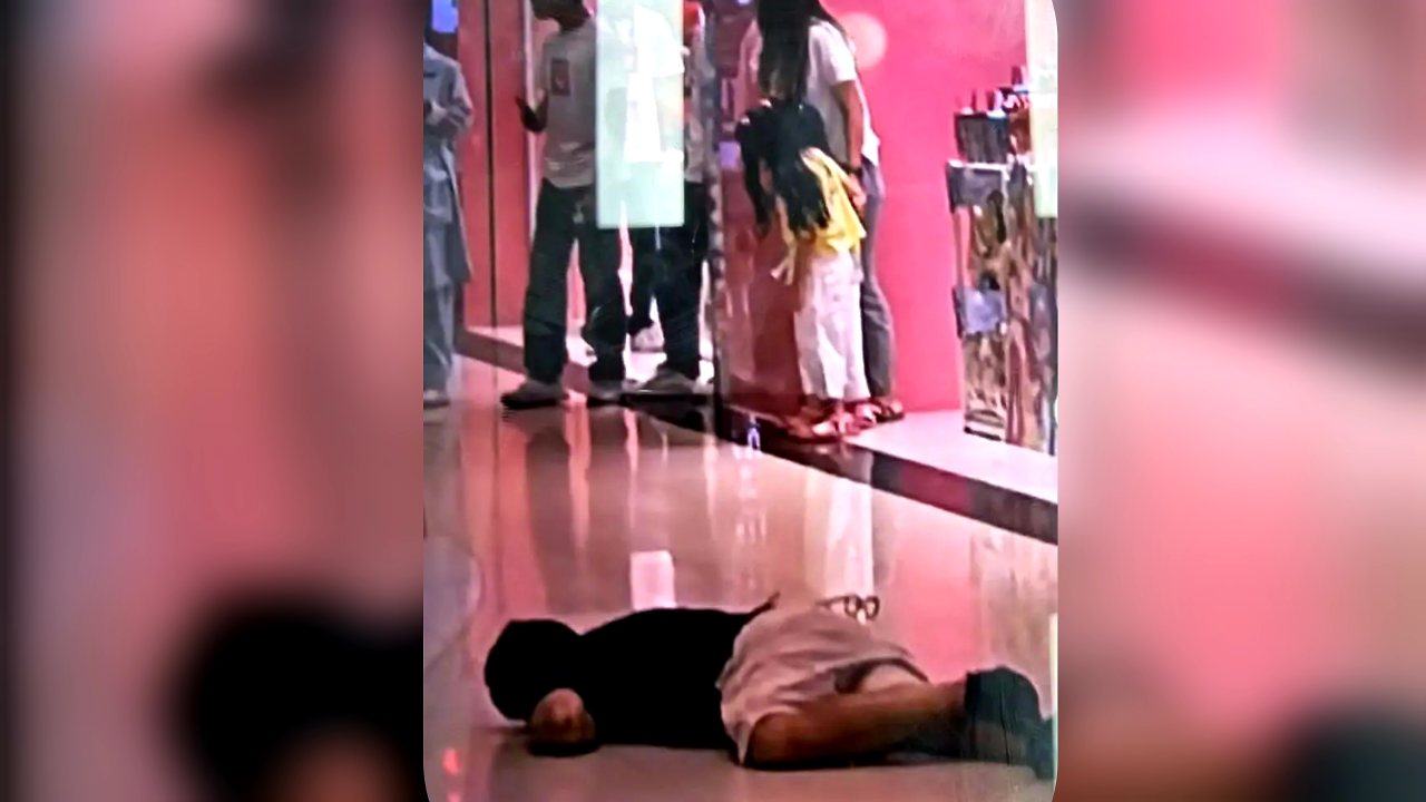 kepala sekolah SMKN Muara
