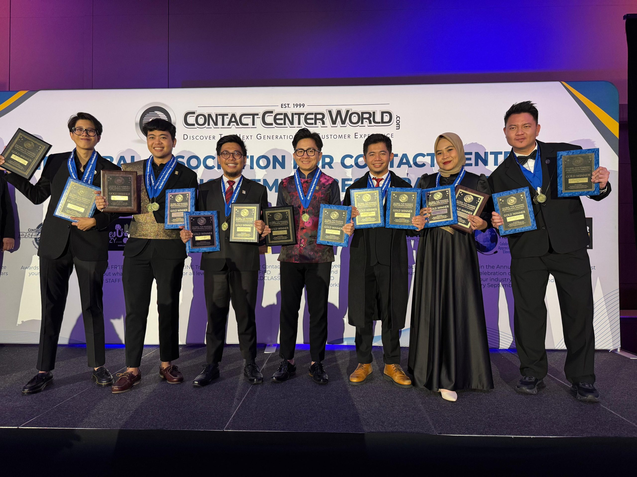 Sukses Tingkatkan Layanan, CC PLN 123 Borong 14 Penghargaan Global Contact Center World Awards 2024