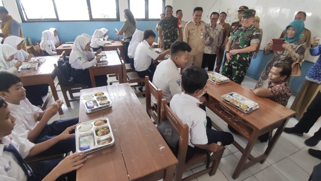 Kunker Danrem 071/WK Launching Makan Siang Bergizi Gratis Sekaligus Tinjau Serbuan Teritorial di Wilayah Kodim Pemalang