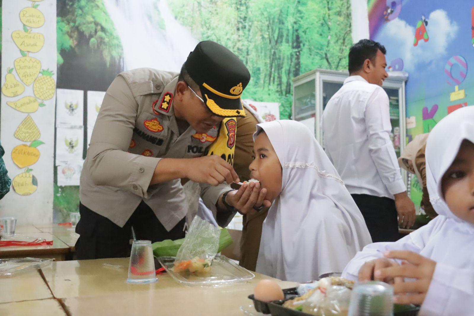 Polres Aceh Utara Dan Forkopimda Lounching Makan Bergizi Gratis Program Presiden RI di SDN 2 Lhoksukon