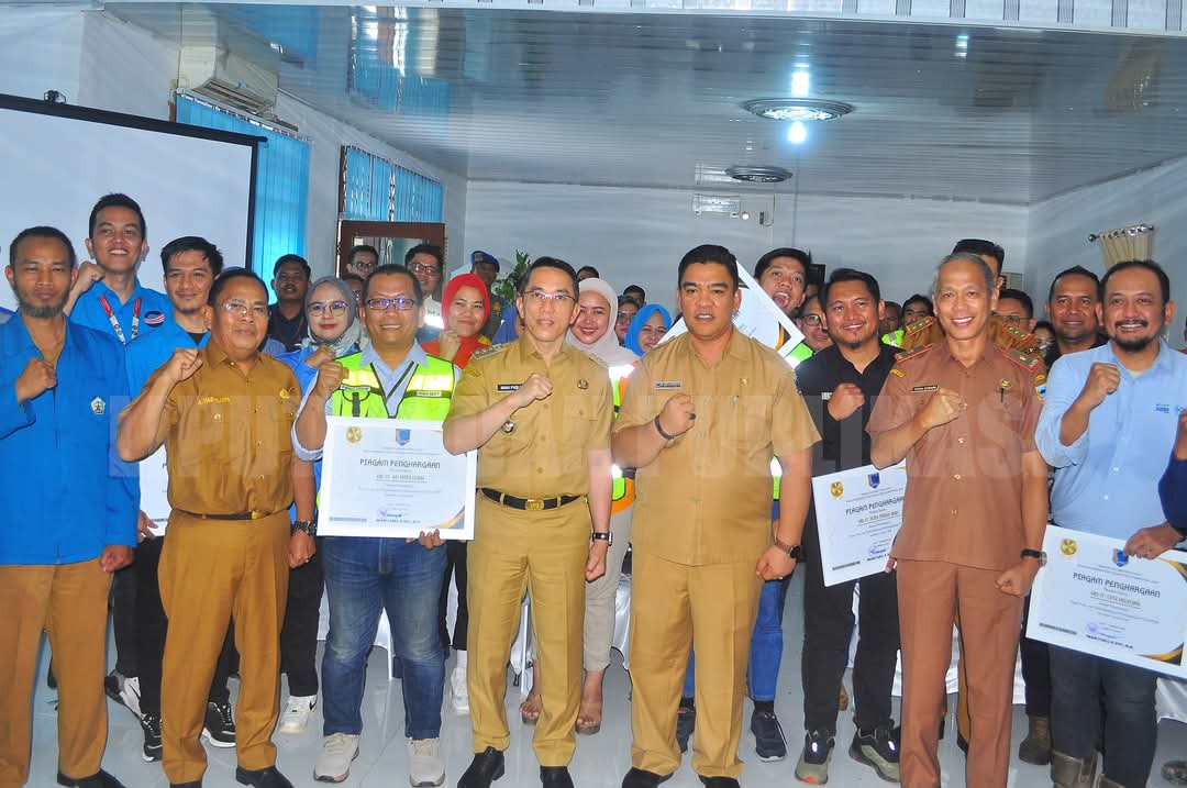 29 Perusahaan di Bumi Seganti Setungguan Terima Penghargaan Atas Kepatuhan Administrasi Ketenagakerjaan