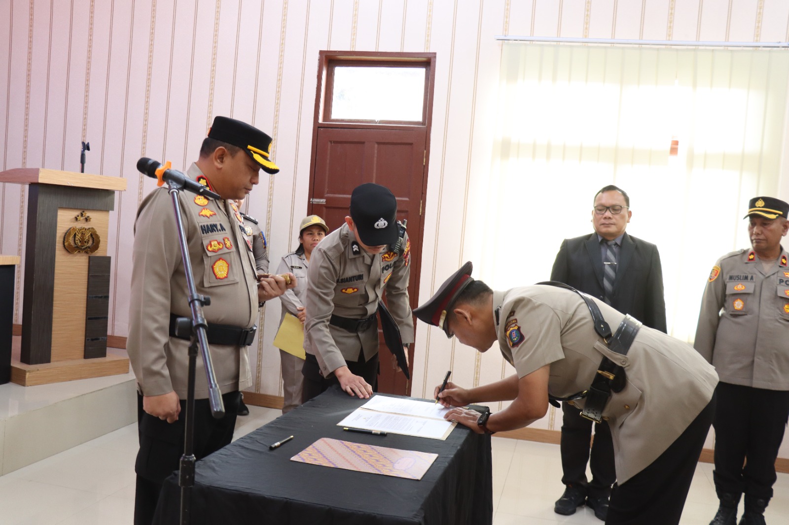Ada Rotasi Kabag SDM, Kapolres Humbahas Pimpin Sertijab