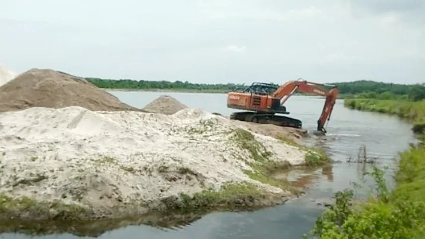 Bobby Nasution Diminta Tegas! Tambang Pasir Kuarsa Desa Gambus Laut Kian Brutal