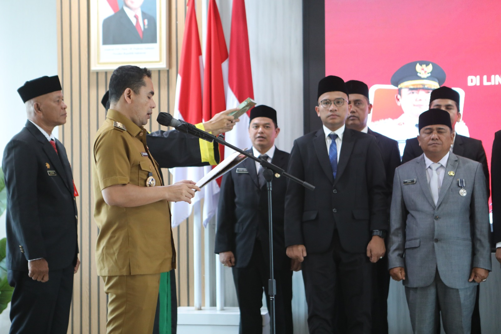 Lantik 15 Pejabat Administrator, Wali Kota Sayuti Tekankan Profesionalisme