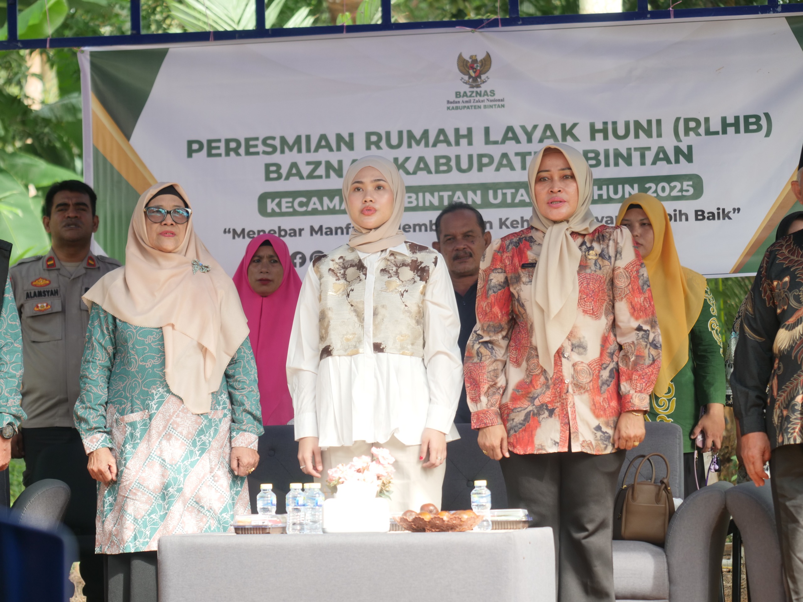 Hafizha Serahkan Bantuan Rumah Layak Huni dari Baznas dan Distribusikan Paket Penanganan Stunting