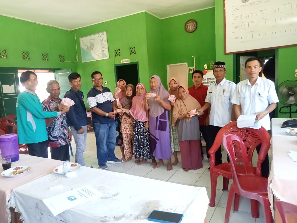 Desa Tanjung Harapan, Salurkan BLT-DD Tahap II, Perkuat Jaring Pengaman Sosial