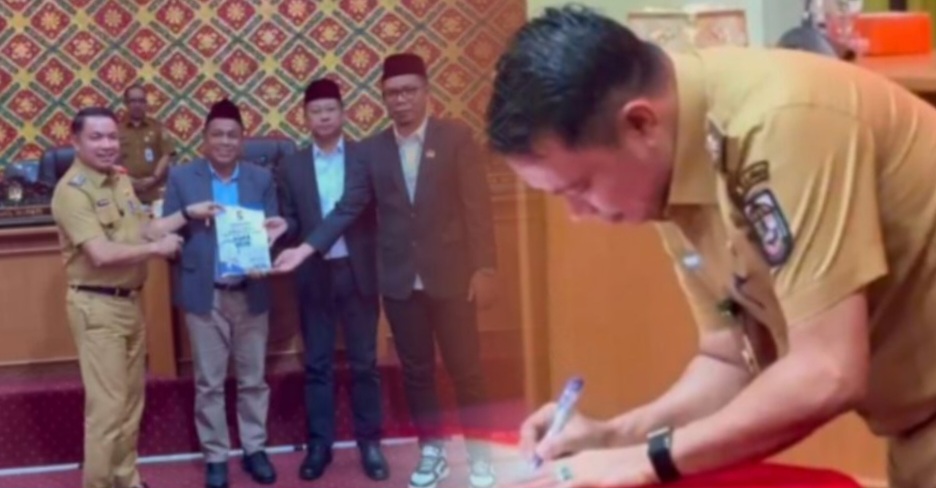 Wakil Bupati Pelalawan Hadiri Rapat Paripurna DPRD Bahas Pertanggungjawaban APBD 2024 dan KUPA-PPAS 2025