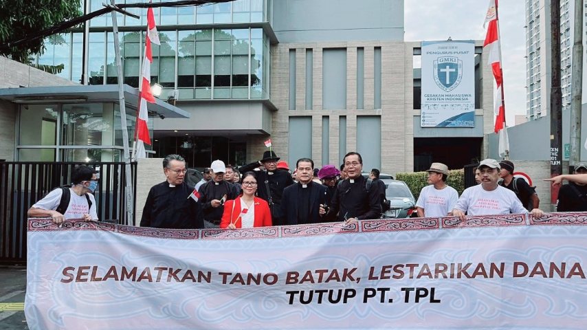 Ribuan Jemaat HKBP Gelar Doa Bersama di Jakarta, Desak Pemerintah Tutup PT Toba Pulp Lestari