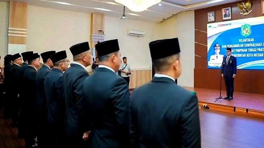 Lantik 9 Pejabat, Rico Waas Ingatkan Tugas Berat dan Integritas