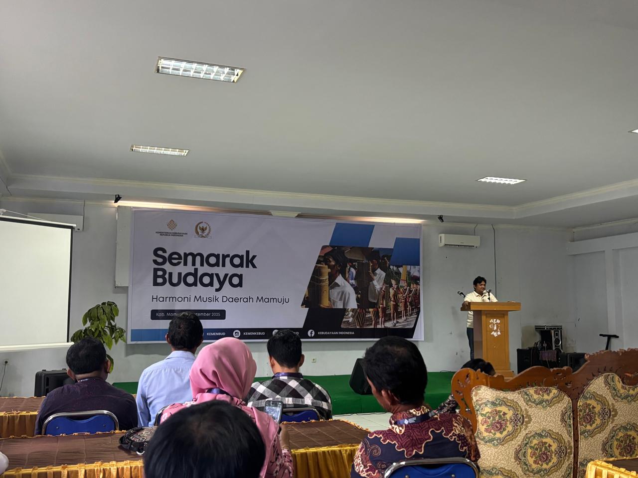 DPR RI dan DPRD Mamuju Dorong Pelestarian Budaya Lewat Semarak Musik Tradisional