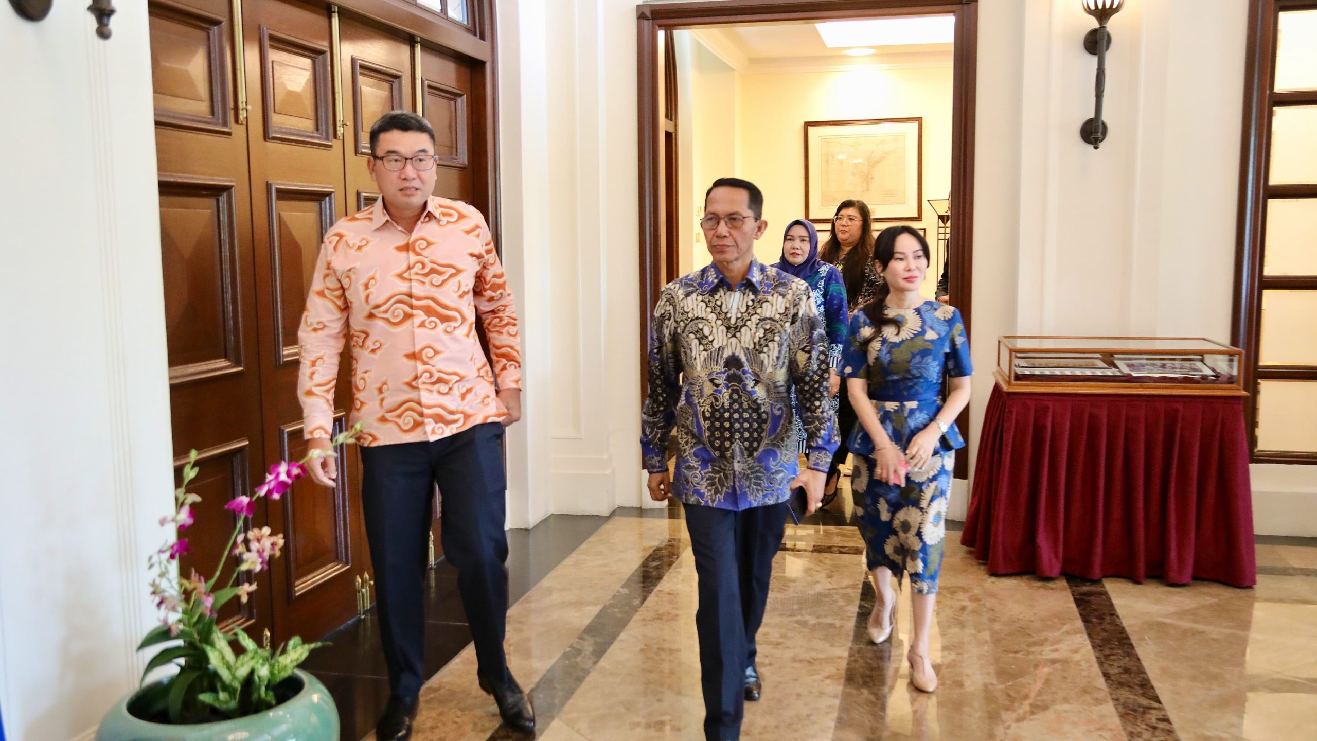 Amsakar Achmad dan Li Claudia Chandra Perkuat Hubungan dengan Singapura