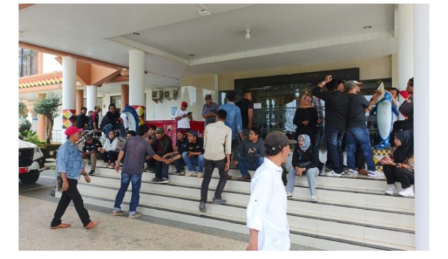 Wartawan Geruduk Kantor Bupati Tanggamus, Soroti Ketidakjelasan Kerja Sama Media