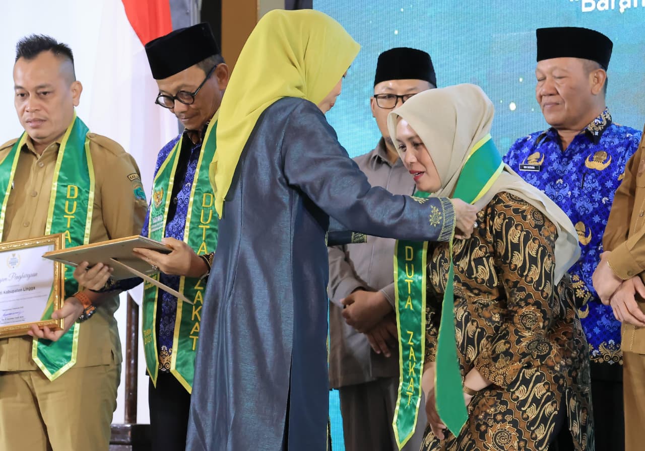 Wabup Bintan Terima Penghargaan Baznas Awards 2025