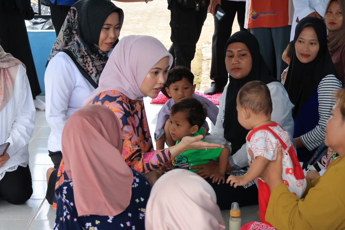 Ketua TP Posyandu Bintan Tinjau Pelaksanaan Bulan Timbang Nasional di Toapaya Utara