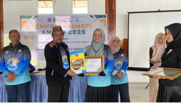 Program Studi Administrasi Pendidikan UNP Raih APMAPI Award 2025