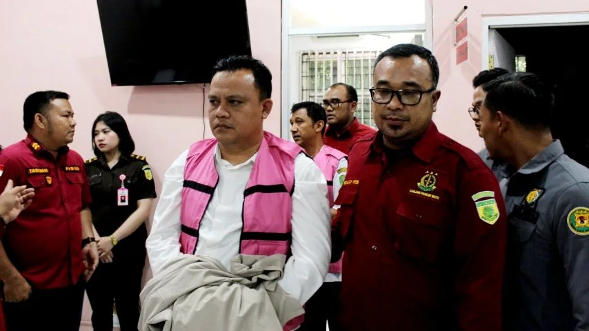 Kejari Madina Tahan Dua Tersangka Korupsi Dana PSR 2021