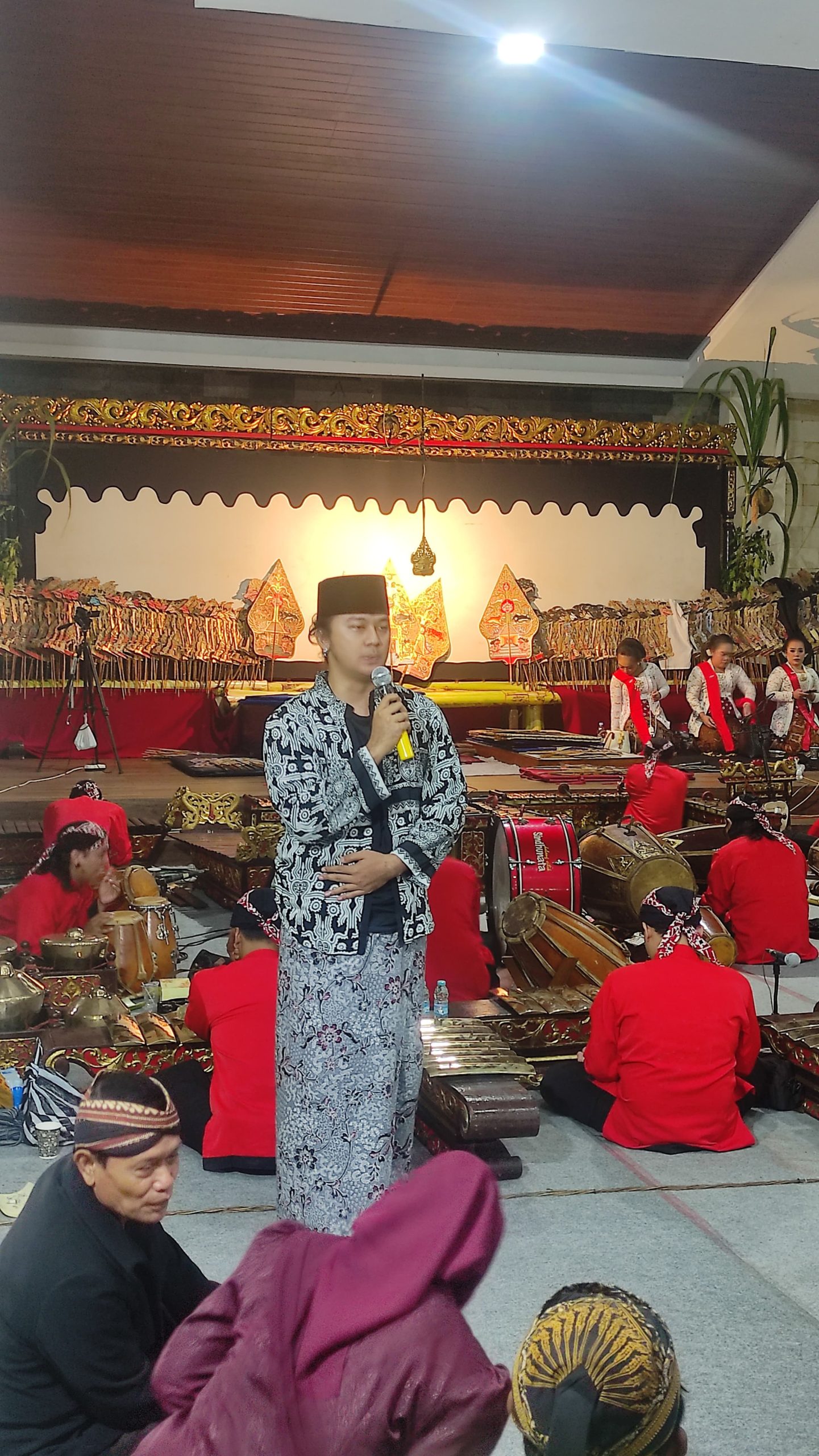 Pagelaran Wayang Kulit Malam Jumat Kliwon ke-333, Ruang Hidup Tradisi yang Terus Menyala di Semarang
