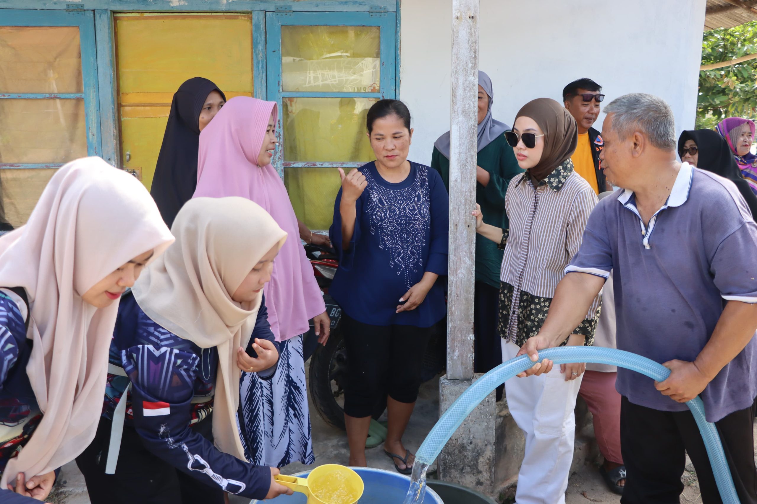 Salurkan Air Bersih, Ketua PMI Bintan : Laporkan Bila Terdampak, Segera Kami Respons Cepat