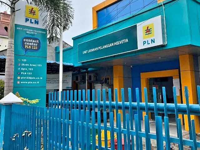 Kantor Unit Layanan Pelanggan (ULP) PLN Helvetia di Jalan Kemuning Raya, Medan Helvetia, Kota Medan.