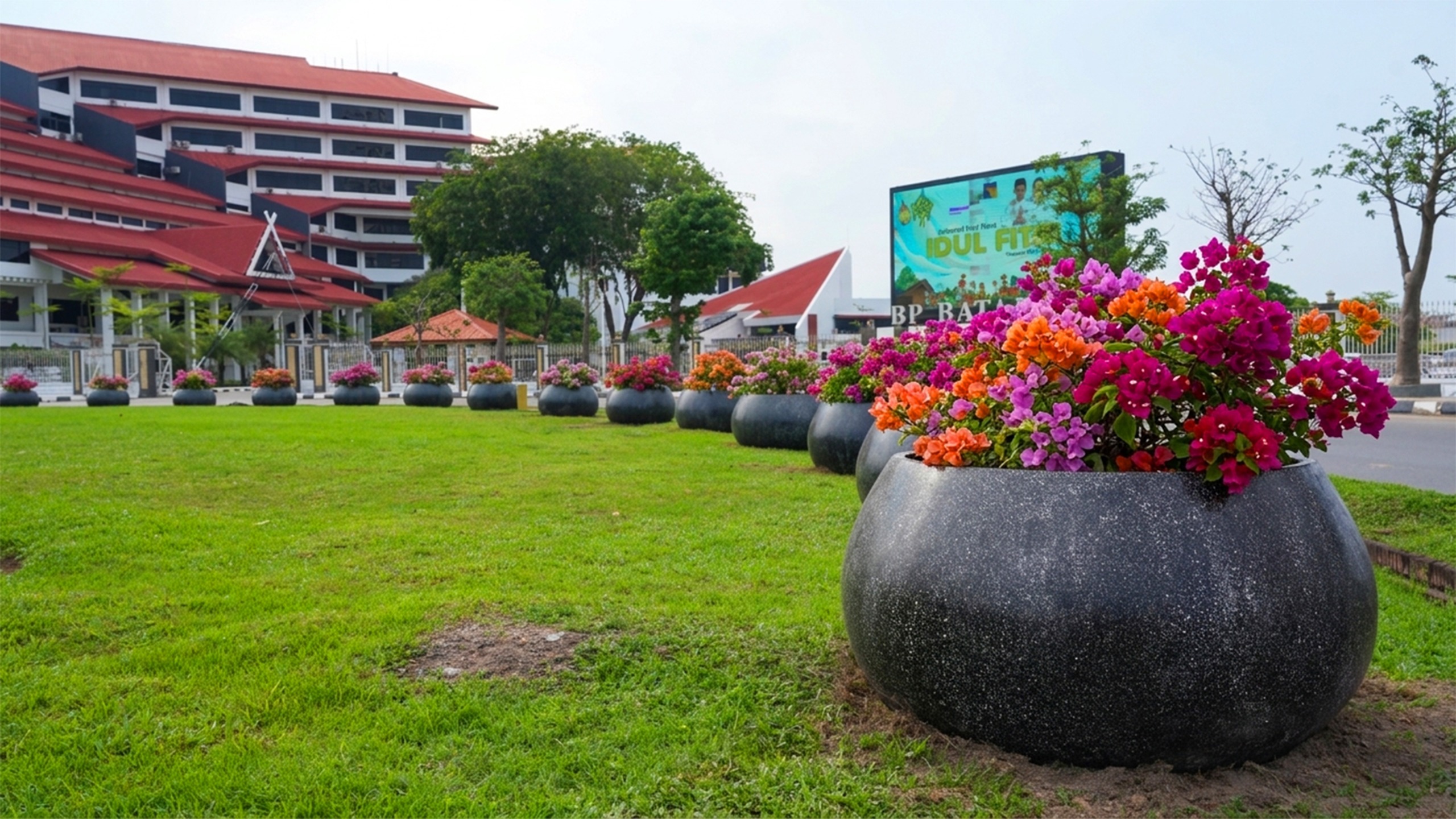 BP Batam Klarifikasi Penempatan Pot Bougenville, Didanai CSR