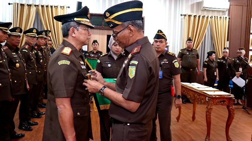 Kajati Sumut Lantik Wakajati, Aspidum dan Tujuh Kajari Baru di Sumatera Utara
