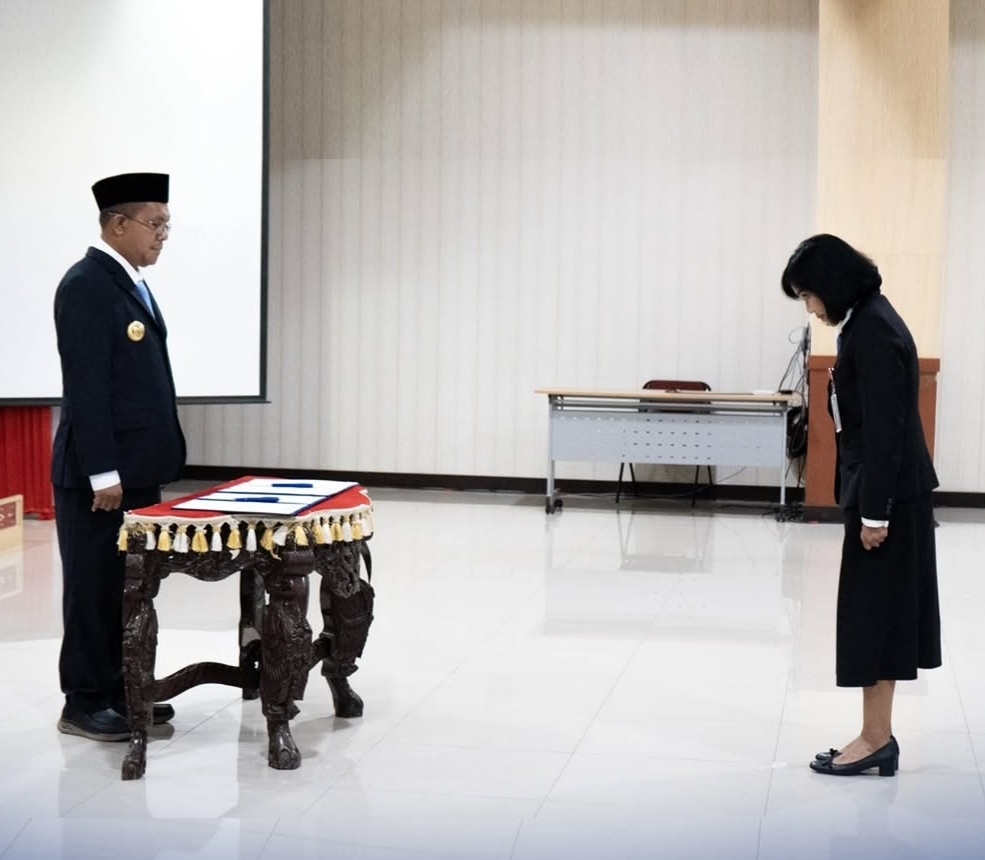 Gubernur NTT Lantik Revi Adiana Silawati Jadi Direktur Kepatuhan Bank NTT